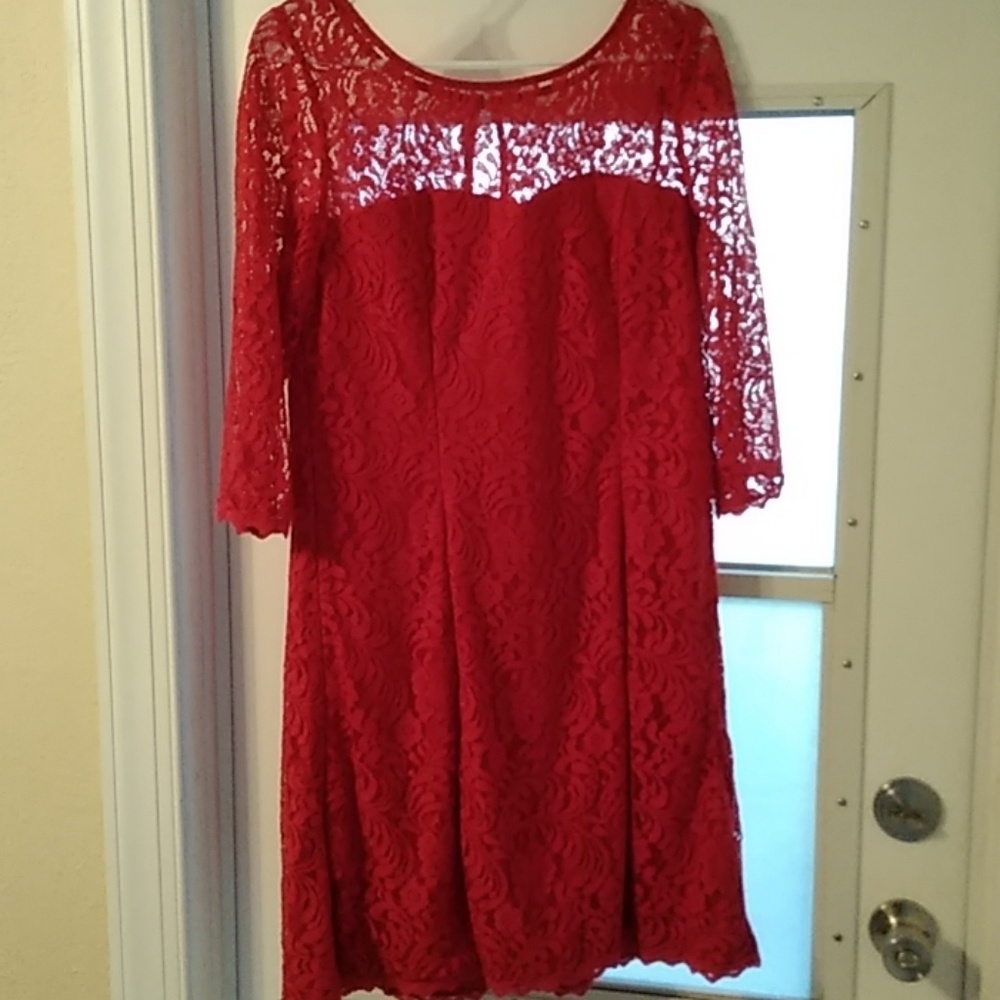 Red lace short dress